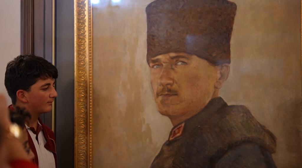 Cumhuriyetimizin 100. yaşını Cumhuriyetimizin kalbinde kutlamaktan gurur duyuyoruz. Mektebim Ailesi olarak Cumhuriyete ve Atatürk Devrimlerine daima sahip çıkacağız.
29 Ekim Cumhuriyet Bayramımız Kutlu Olsun! 🇹🇷💯

İzlemek için: youtu.be/vbYUr8kQut8

#cumhuriyet100yaşında