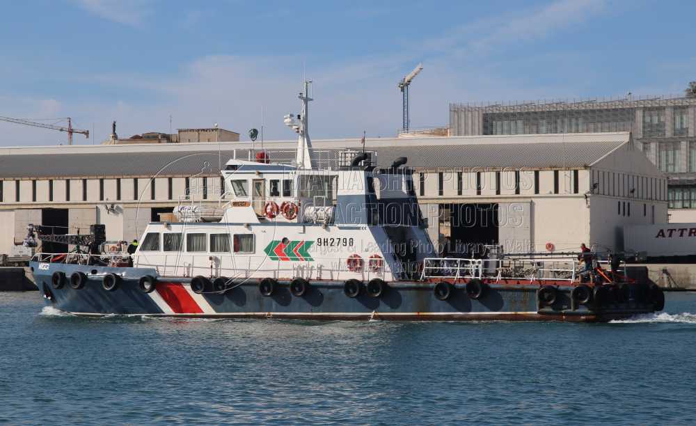 Shipguru's tweet photo. #MiggianiOffshore #utilityvessel #MIGGI during #filming at #grandharbourmalta - 25.11.2022 - https://t.co/nfgboxc3g3 - NO PHOTOS can be used or manipulated without our permission https://t.co/Hrcwo1b0GI
