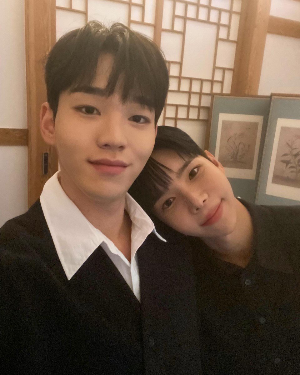 BlLLking's tweet image. the urge to call them every term of endearment i can possibly think of is so strong 
#알듯말듯해 #Ambiguous