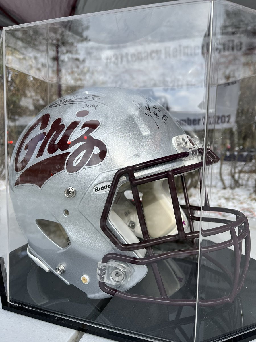 Grizzly Scholarship Association tweet media