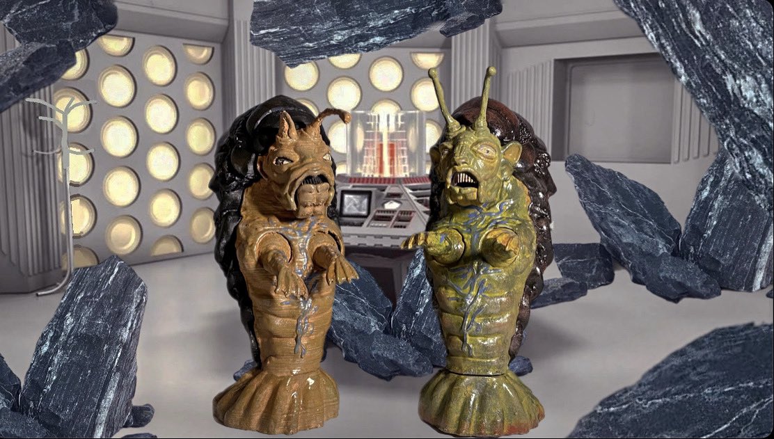 JR1991JR's tweet image. GRAVIS: The, the Tardis!  DOCTOR: What, this? Oh, yes, well, as I was saying, you can have Frontios, all the fixtures and fittings appertaining thereunto, and I'll pull my Tardis together and get off your patch. 

#DoctorWho #Frontios #80s