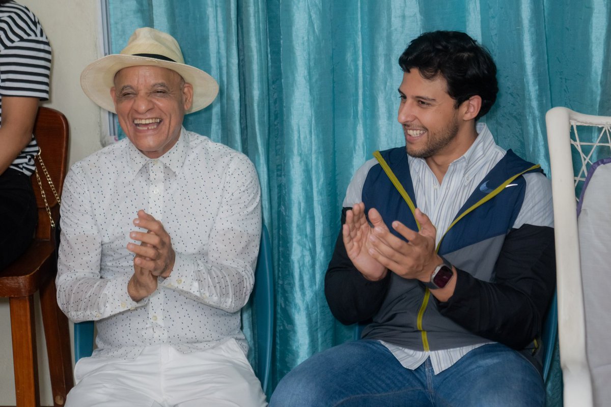 Compartiendo entre amigos un buen sancocho con mi gente de Cristo Rey. 
¿Del 1 al 10 cuánto te gusta el sancocho? 😁

#RaymondRodriguez #CristoRey #circunscripción2 #DistritoNacional
