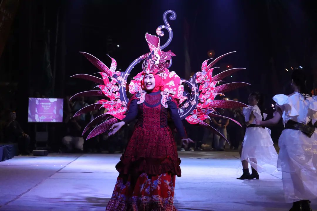pkl_diskominfo's tweet photo. PEKALONGAN BATIK NIGHT CARNIVAL 2023.

DI HAL MUSEUM BATIK KAWASAN BUDAYA JETAYU KOTA PEKALONGAN,SABTU(28/10/2023). https://t.co/ULVWhHurVA
