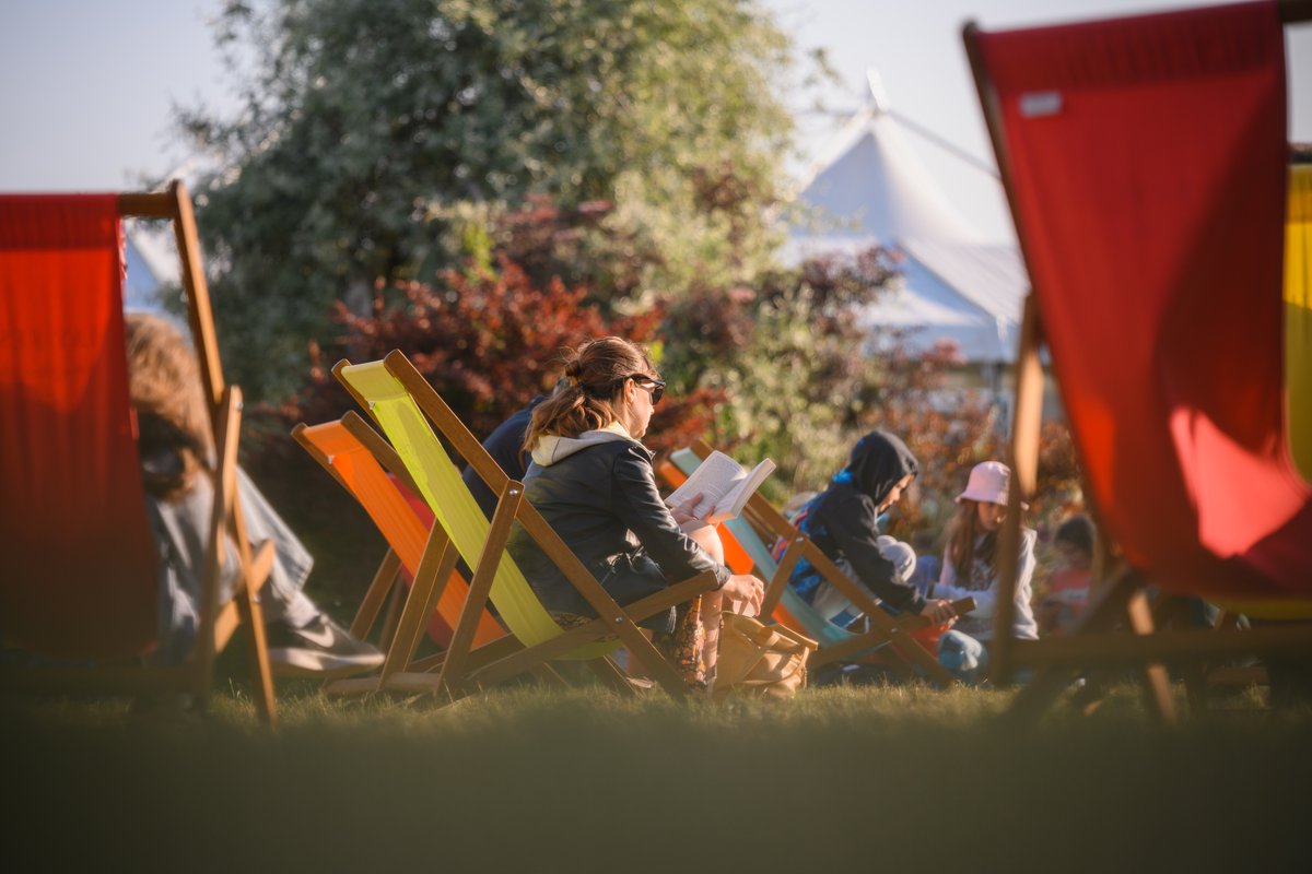 Readers, assemble! Nominations are now open for... 📚 Hay Festival Book of the Year 📚 ... submit yours now at hayfestival.com/book-of-the-ye… for the chance to #WIN an epic book bundle.