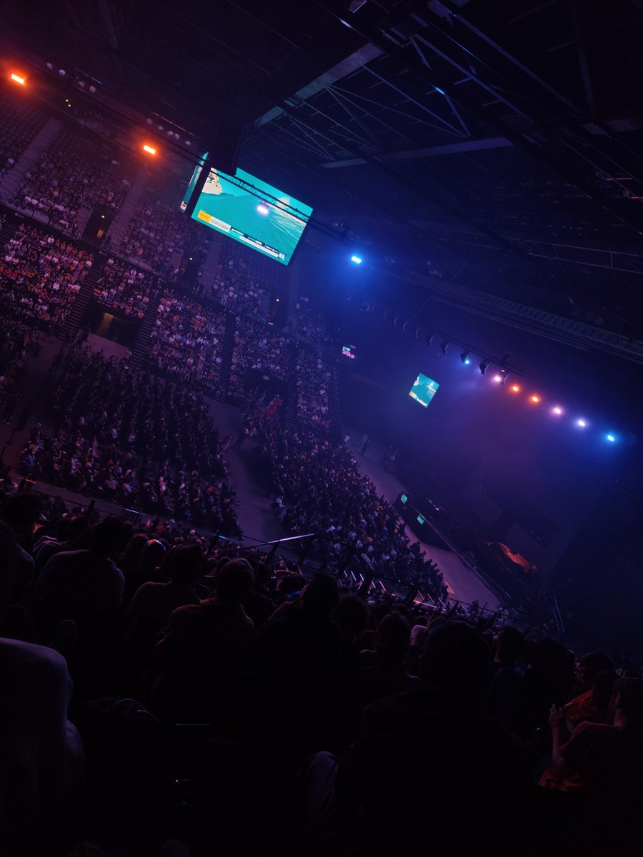 Phenaxe's tweet image. Devinez où je suis 😏🔥