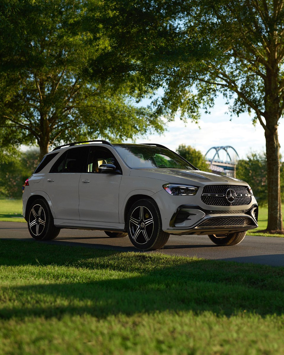 Refined, inside and out. 📸: @AshtonStan #MercedesBenz #2024 #GLE