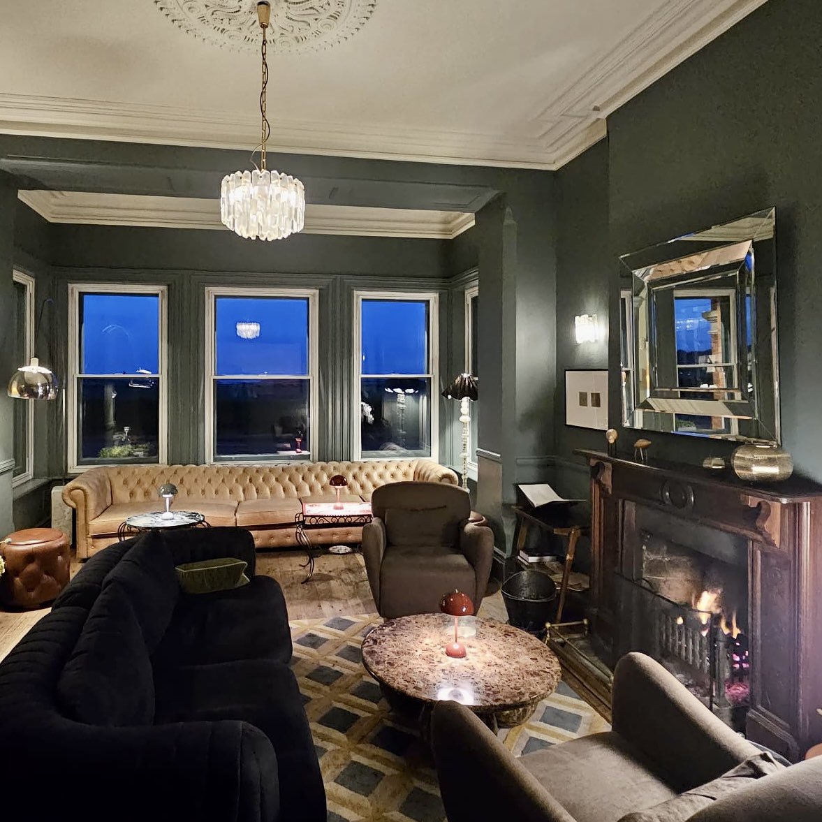 TitchwellManor's tweet photo. The tables are set, our fire is roaring and weโre eagerly awaiting the arrival of our evening guestsโฆ Let Saturday service commence! ๐ฅ
#weekendfoodie #eatingout #aahospitality #aaguide #michelinguide https://t.co/vEw0NtyY84