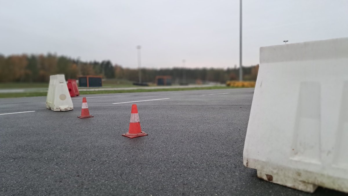 w_czyzewski's tweet image. Na dziś koniec! Robota zrobiona, nitka toru przygotowana 😎 Jutro od rana czekamy na zawodników i jedziemy z ostatnią, tegoroczną rundą Pucharu Toru Modli 🏁🔥 #TorModlin #PucharToruModlin