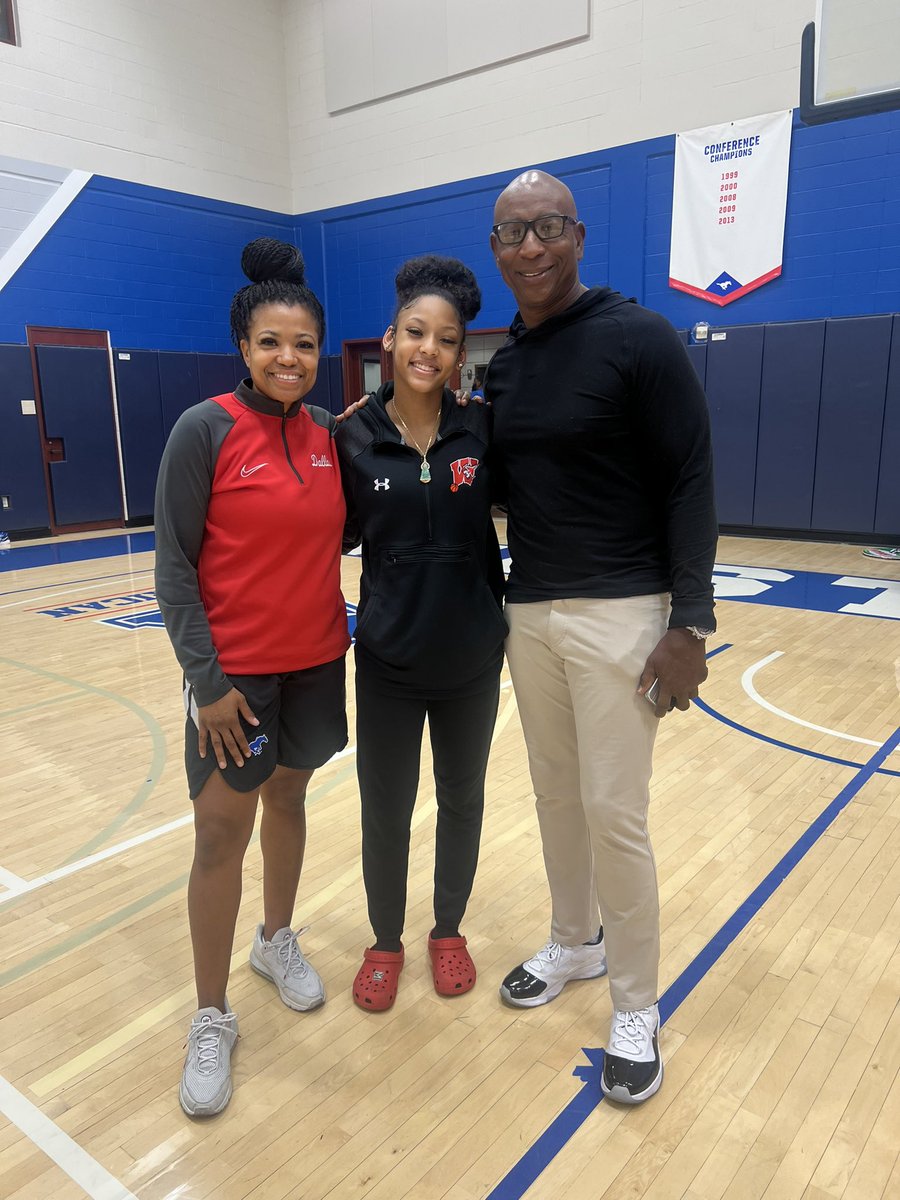 Thank you @SMUWBB @CoachTMWilson @edwards__dani @CoachAAJR for inviting @kenzielynette21 and I to watch practice and meet the team. We enjoyed watching it 🙏🏾🔥