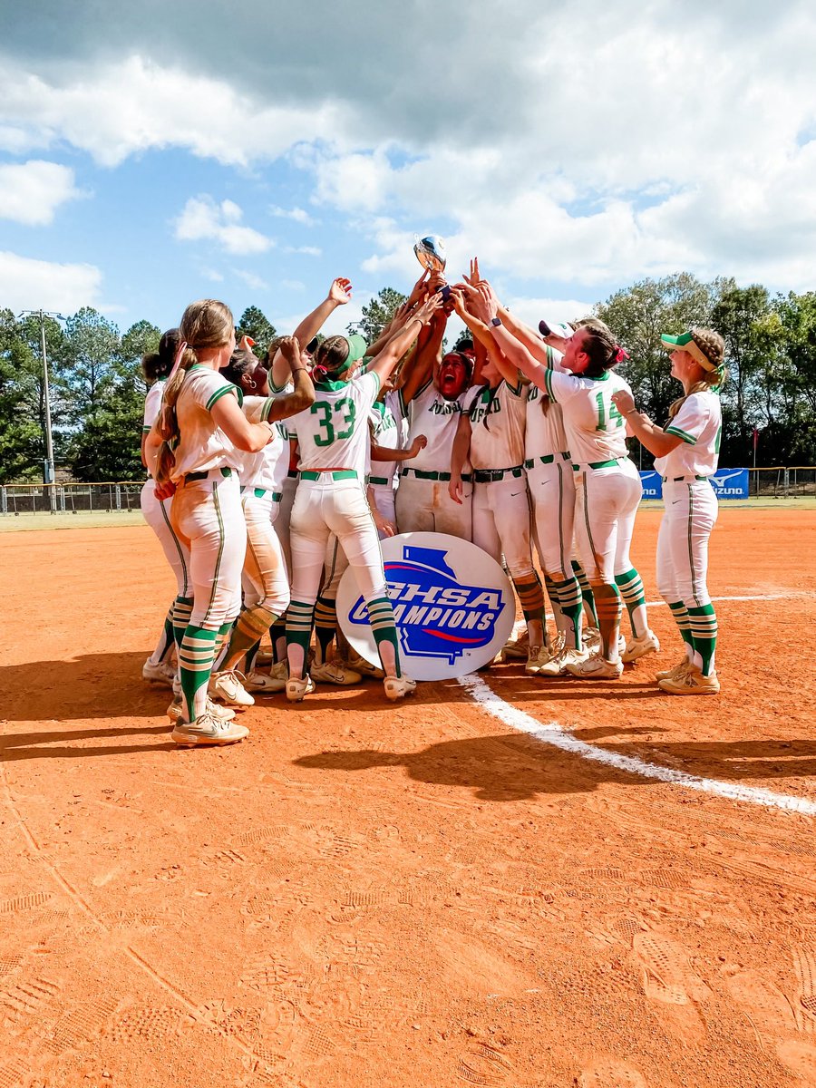 BACK TO BACK STATE CHAMPS!! proud is an understatement. this team is something special. I LOVE YALL FOREVER💚💚💚 <a href="/BWolvesSoftball/">Buford Wolves SB</a>