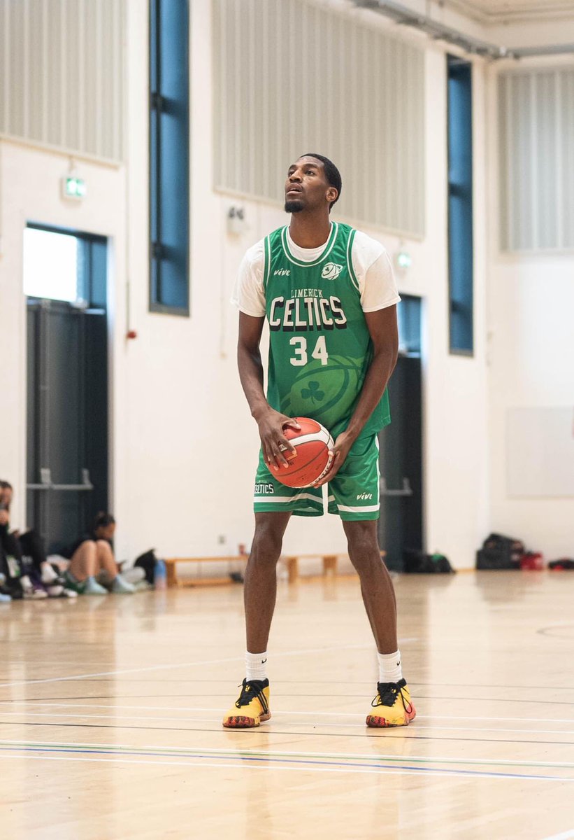 LimerickCeltics's tweet photo. Limerick Celtics Eoghan Donaghy 23 pts &amp; Philip Kearney 10 pts reflect on todays win 118 to 89 v @killarney_bc in @BballIrl Division 1 National League where big Justin Motley dominated above the rim with 29 pts &amp; 23 Rebs Michael Hood 26 pts pics Pat Shanahan @LimkLeaderSport https://t.co/MX7FCdPzMH
