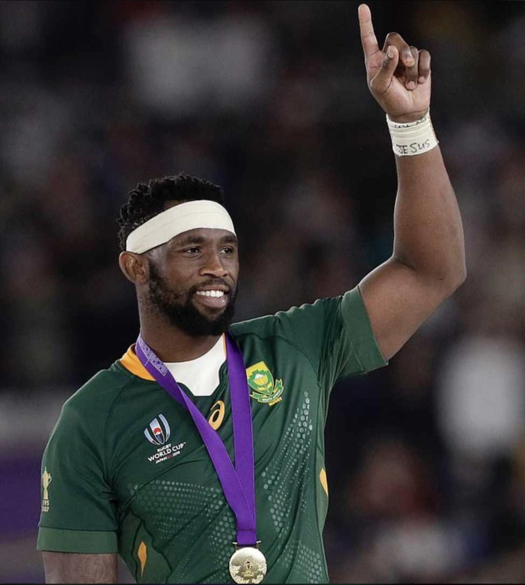 boitumelomogapi's tweet photo. We are LED🙌🏿🇿🇦🏉🔥🤌🏾remember the name back to back champions.
#SiyaKholisi https://t.co/fZYQRLOmya