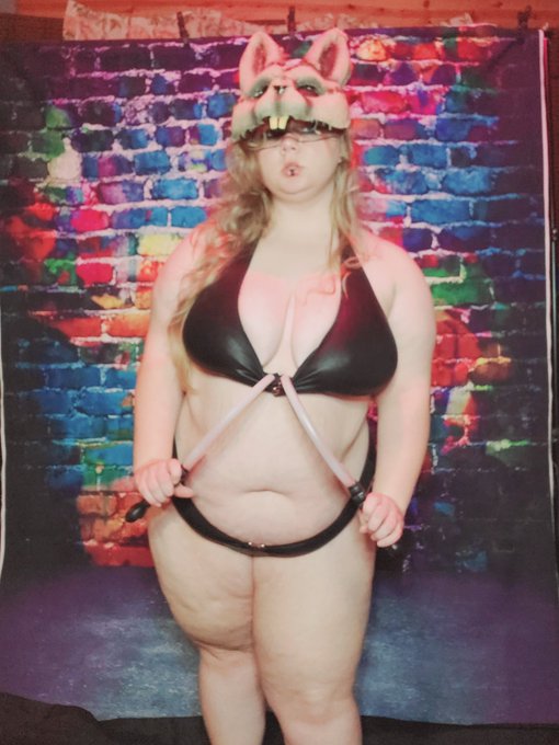 Daily nudes to your inbox Paid6$: https://t.co/3VNHIM7GBD Free: https://t.co/beeZsXbKKk Snap:chubbytoga23