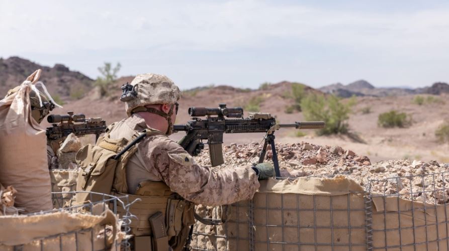 Locked and loaded. 

@2dMarDiv #Marines employ an M240B machine gun and a M3A1 Weapons System during a live-fire and maneuver range in Yuma, Arizona.  

Live-fire and maneuver ranges give Marines the opportunity to engage and destroy targets in a dynamic environment.