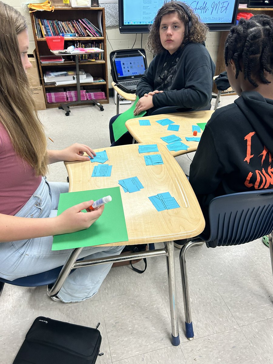 DrSDollar's tweet photo. @CoachRSCuller  using @GaDOEMath  task to check the standard mastery of his students. Big things happening at @CousinsMiddle !
#goodthingshappening https://t.co/gkTjYpo21S
