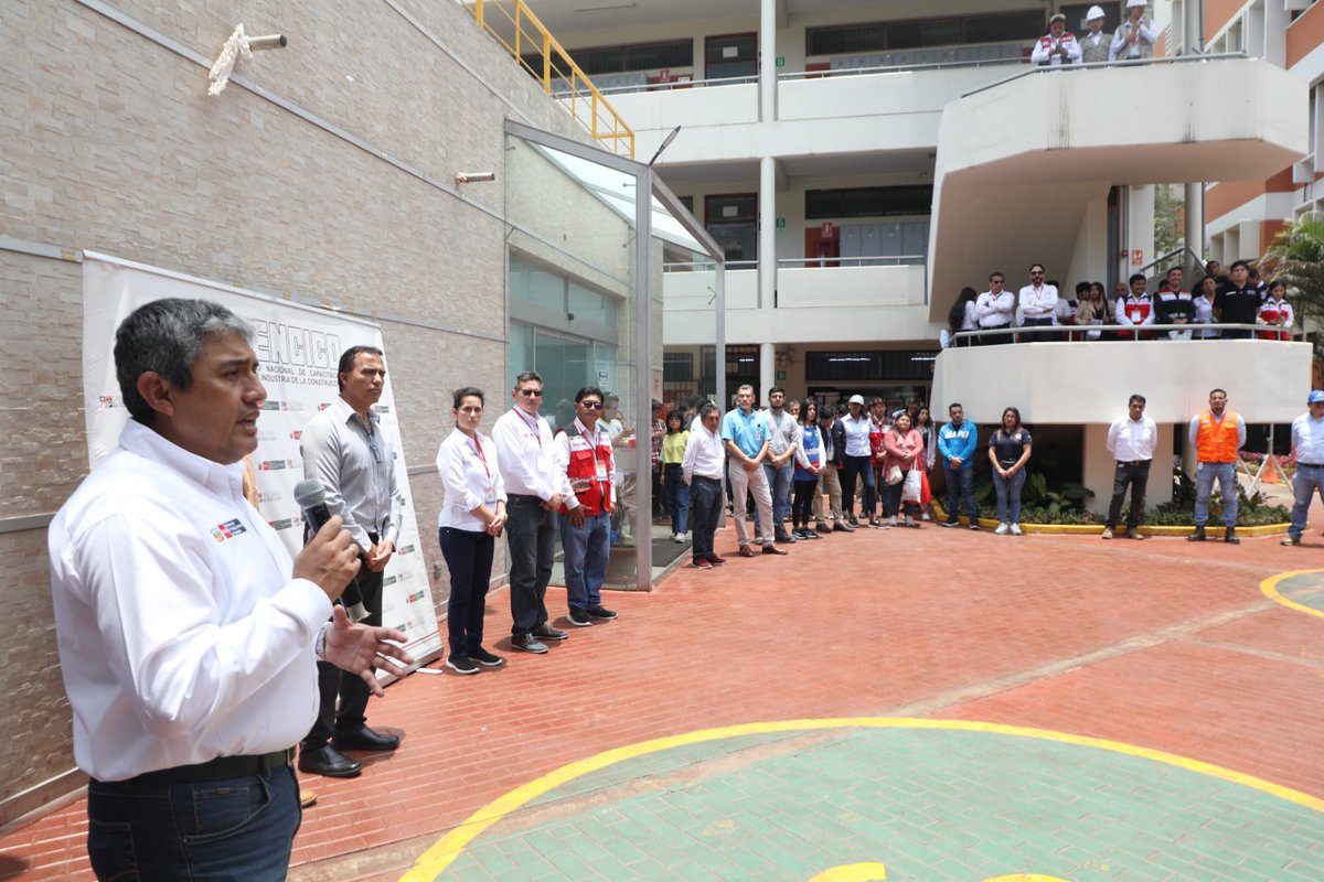 sencicoperu's tweet photo. 📰#OPENDAYSENCICO 2023 El Pdte. Ejecutivo del #SENCICO, Econ. César Negrete, participó en la inauguración de nuestro OPEN DAY, donde destacó el apoyo de las entidades privadas que llegaron para brindar capacitación y demostraciones de los productos que utilizan nuestros alumnos. https://t.co/DDMzIdbx9V