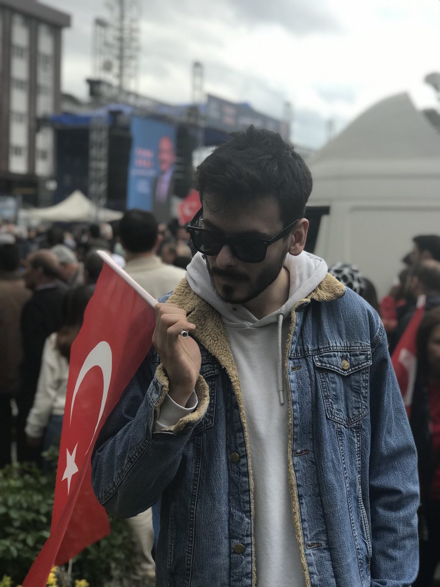 Emin tweet media