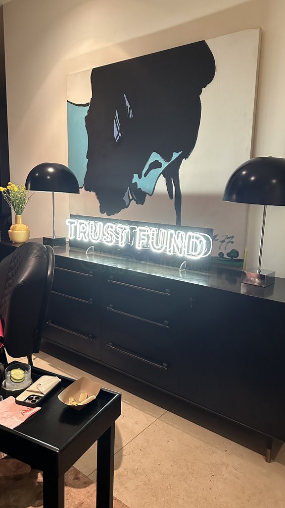 Sophia Amoruso 3.0 (@sophiaamoruso) on Twitter photo <a href="/trustfundvc/">Trust Fund</a> threw a party for 50 women last night — the mandate was to dress like whatever your vision of a “queen” is — and to learn poker.
Mission accomplished, degenerates 🪄 <a href="/trustfundvc/">Trust Fund</a> threw a party for 50 women last night — the mandate was to dress like whatever your vision of a “queen” is — and to learn poker.
Mission accomplished, degenerates 🪄