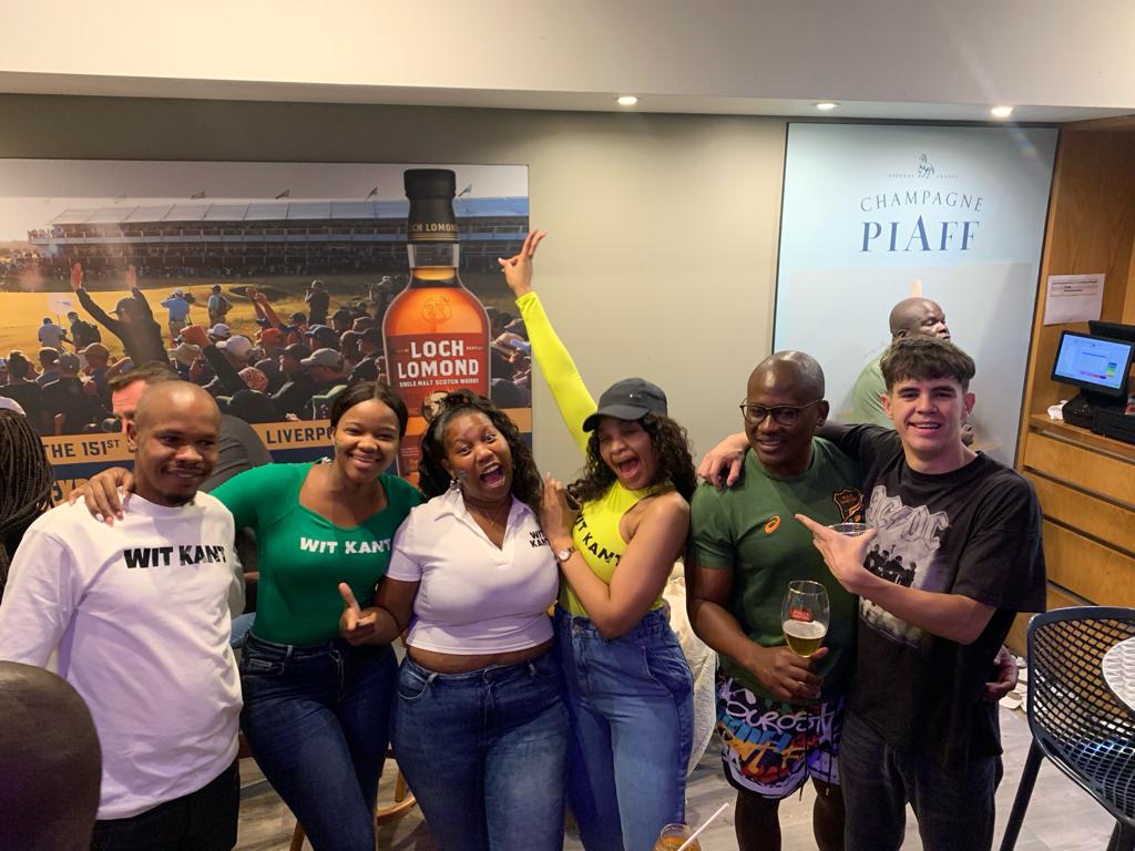 hlakz's tweet photo. 👐💃🏾 WIT KANT OF NIE!! #Springboks #Witkant https://t.co/B2fOfBi6dq