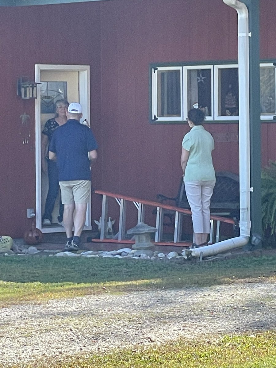 MikeDillenderVA's tweet photo. The response at the doors from voters in Chuckatuck was overwhelmingly positive! I’m thankful to Kim Slingluff for knocking doors with me in her school board borough. Don’t forget that you can vote early at your local registrar! https://t.co/vKkhapsTrZ