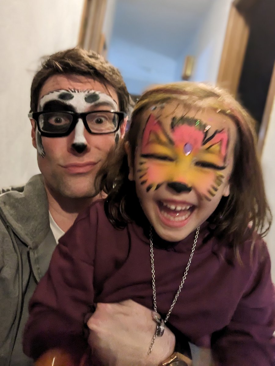 TisMeAaronGee's tweet photo. I'll tell you about my day later tomorrow - I've got pics. 🤣🤣😂🤘❤️🔥💯🥰🫶
I hope you are all being PRESENT! I love this life. 💝
Ttys!! Nighters! #tothenight #daddysgirlforever #girldad https://t.co/Rl39ZemnBn