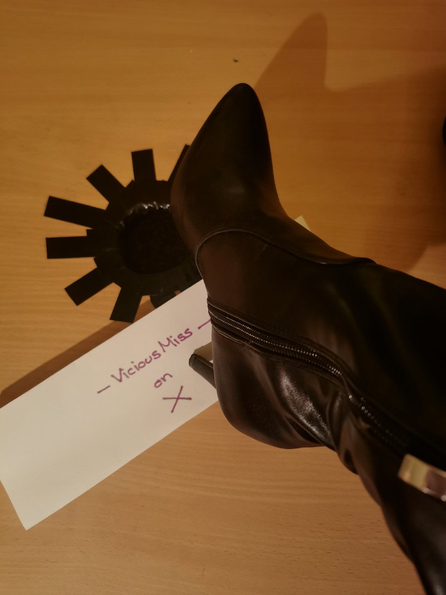 _ViciousMiss_'s tweet photo. Verification for you all ✨

Serving me gives the unique PoV of a real sub: My pet Boyfriend.

Im gunna bully him anyways, might as well watch me do it 🖤

[Findom FindomUK FootCuck DommeSub Dominatrix FootFetish Humiliation Heels LeatherBoots Paypig Kink Goddess FemDom CBT] https://t.co/8LsrSUqE7d