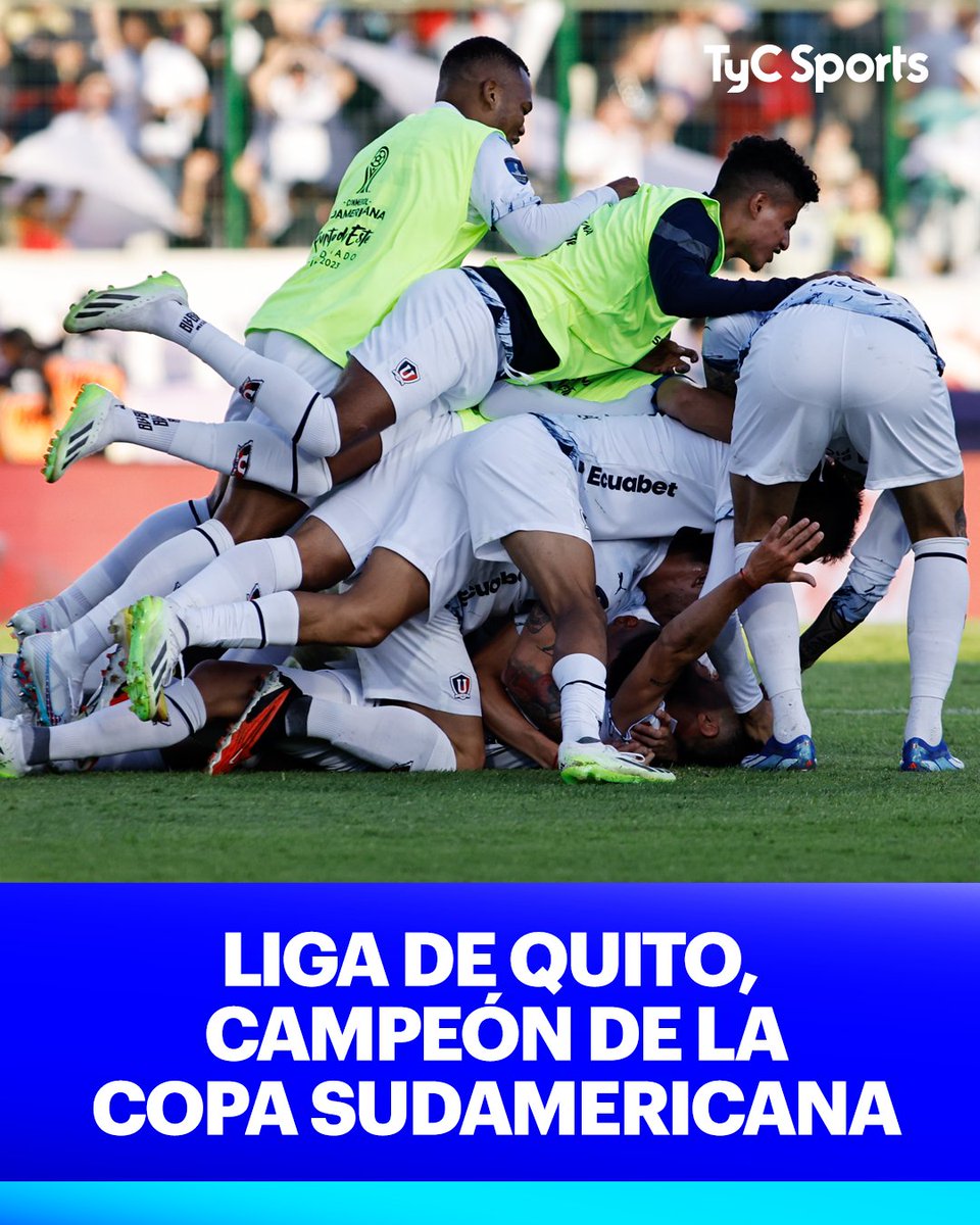 ¡LA LIGA ES EL NUEVO CAMPEÓN DE LA COPA SUDAMERCIANA!

Tras el 1-1 en el tiempo de juego, el elenco ecuatoriano se impuso 4-3 en los penales ante Fortaleza, gracias a una notable actuación de su arquero Domínguez, y se alzó con el título por segunda ocasión en su historia.