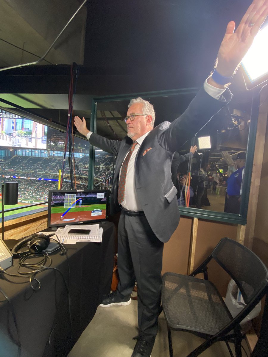 Saludando a <a href="/EJerezESPN/">Ernesto Jerez</a> Después del Clásico. #YoMeEntiendo