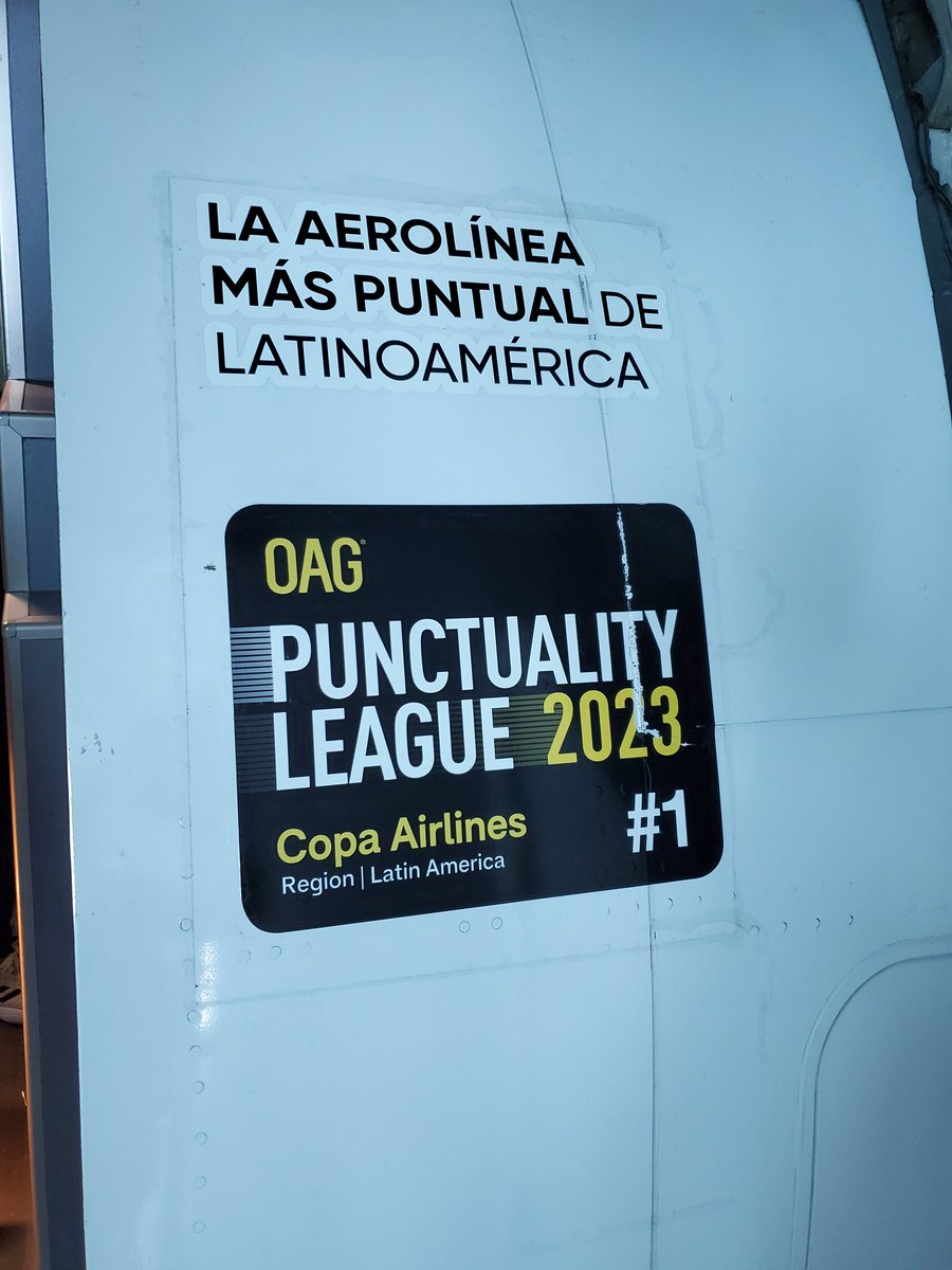 sebasnauta87's tweet photo. @CopaAirlines pésimo servicio, vuelo con retraso de 1 hora con 10 min, adicional envia equipaje de mano permitido hacia cabina no explican la razón y cumple el tamaño, tengo vídeos y fotos que adentro del avión había espacio para maleta de man. https://t.co/X2TKcMSLyD
