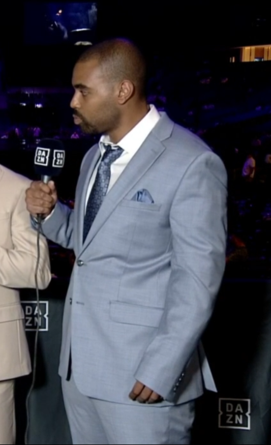 Desmondcito's tweet photo. Who tf told this man it was okay to look like this on a PPV #furyvsngannou https://t.co/ENgGeJBFM1