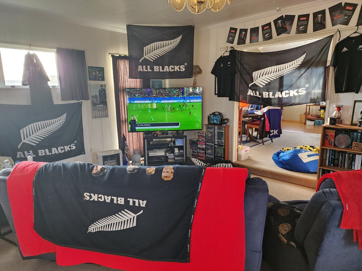 foreverfalcon's tweet photo. Goodluck with today's final @AllBlacks BRING IT HOME , we're right behind you. #IanFoster
#AllBlacks 🇳🇿 🇿🇦
#RugbyWorldCupFinal
#AllBlacks vs #Springboks https://t.co/Rnvjy6AmWP