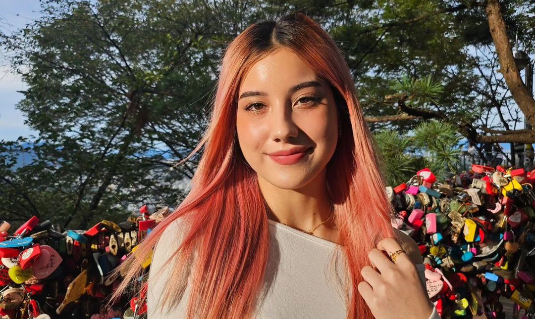 fedeebongiorno's tweet photo. 🇦🇷 OTRA CORONACIÓN DE GLORIA

Celeste Díaz es argentina (de Cipolletti, Río Negro) y está participando en el reality “THE DEBUT: DREAM ACADEMY” para debutar en un grupo global de k-pop 

Para que siga avanzando en la competencia, necesita que la ayudemos con votos 👇 https://t.co/9rr9CXXyG8