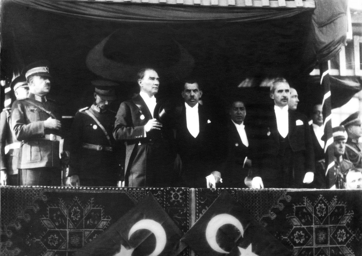 'Deyiniz ki bu, tarihten silinmek istenen bir milletin öcüdür.'
#100YAŞINDA #Atatürk