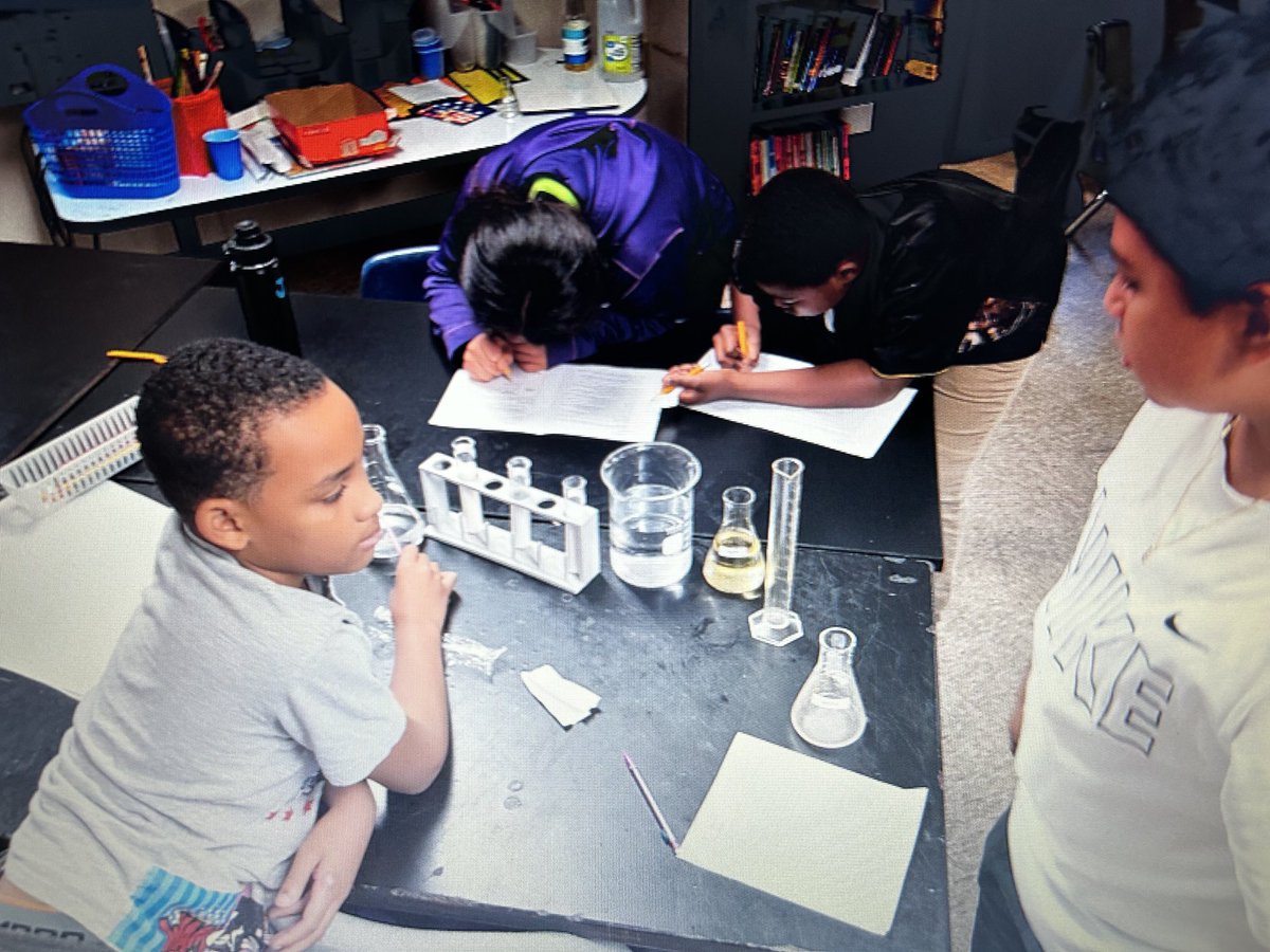Ms. Pegram has her student totally engaged in the solubility lab!  In the past, she has taught SS and math. You would NEVER know this is her first year teaching science! ⁦<a href="/msms_bulldogs/">Mineral Springs_MS</a>⁩ #wedosciencewell ⁦<a href="/WSFCS_Science/">WS/FCS Science</a>⁩