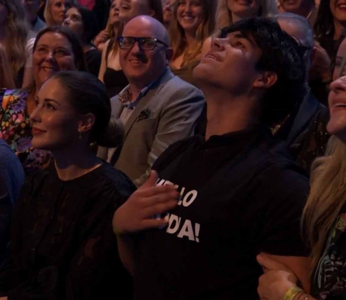 _fernfernfern's tweet photo. JAY HAD A HELLO CLAUDIA TSHIRT ON I LOVE THIS😭 #strictly #StrictlyComeDancing https://t.co/iccygfgC8y