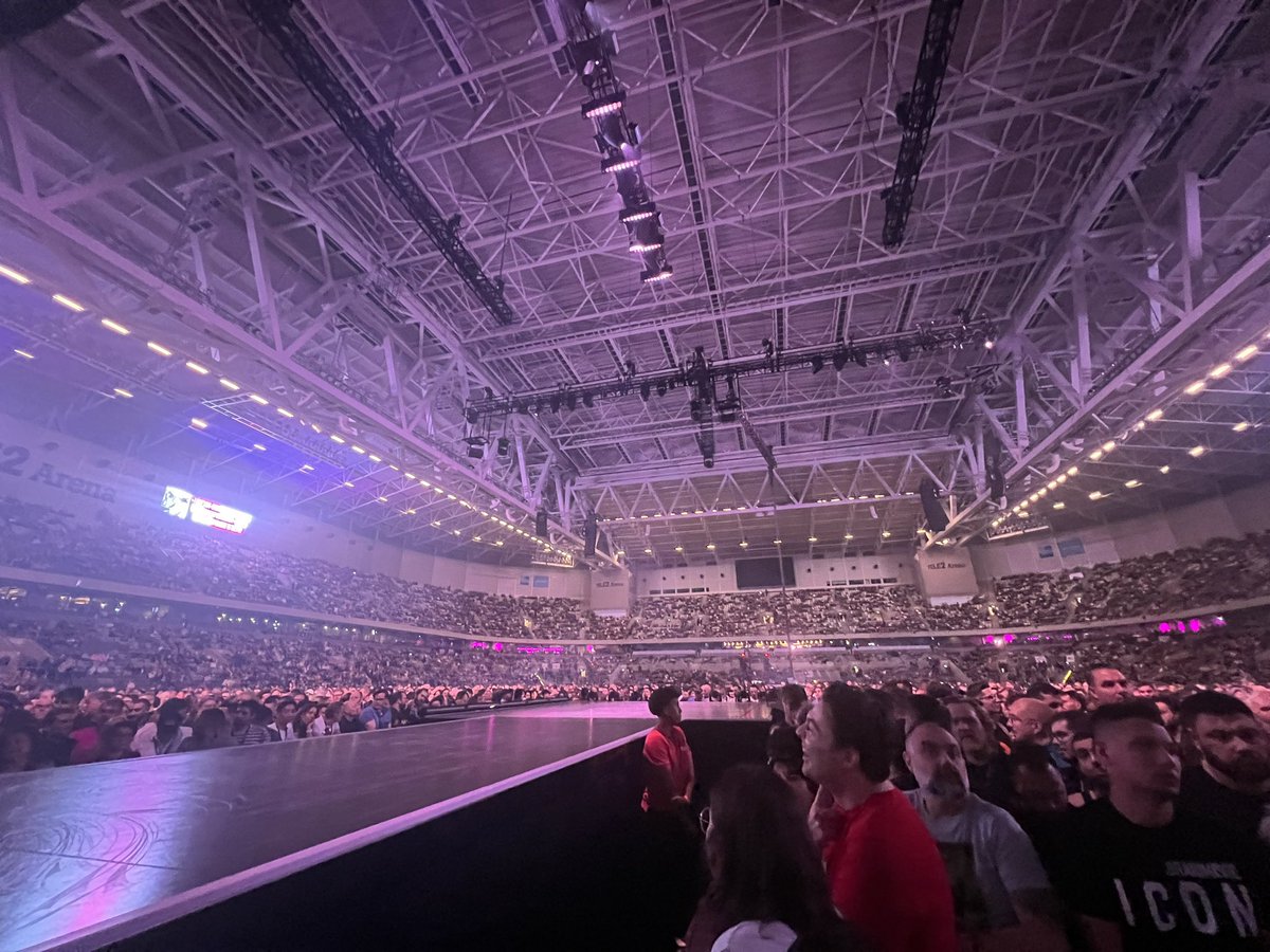 hellojonsalas's tweet photo. Stockholm, are you ready?!?!? #CelebrationTour https://t.co/1aV6wepByg