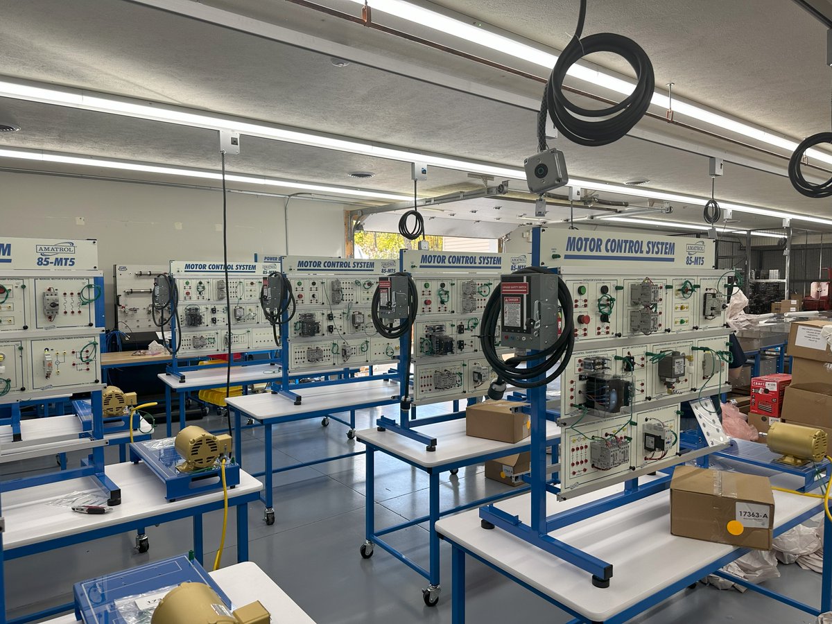 AlleghenyEdu's tweet image. And how it&apos;s going at @Erie County Community College. #amatrol #mechatronics #motorcontrolsystems #trainingprogram