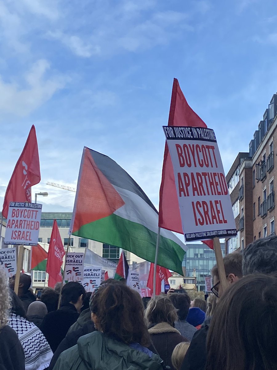 PbpSouthCentral's tweet photo. @PbpSouthCentral at the Solidarity Rally for Palestine today from the Spire to the American Embassy; calling for a ceasefire & to stop the Genocide in Gaza!โ @pb4p @bridsmithTD @HazelPBP @IrishAntiWarMvt #FreePalestine #StopGazaGenocide #ExpellIsraeliEmbassador https://t.co/gAeiQl3wE9