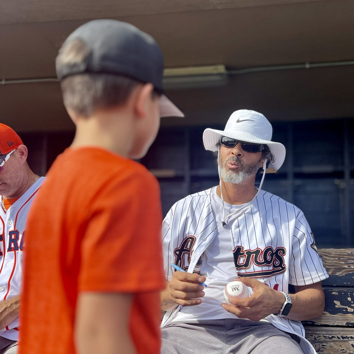 Thanks to the Major League Baseball Players Alumni Association and Extreme Networks for putting on a great clinic for the kids today at Humble HS. <a href="/HumbleISD/">Humble ISD</a> <a href="/humblebaseball/">Humble Wildcats</a> <a href="/MLBPAA/">MLBPAA</a> <a href="/ExtremeNetworks/">Extreme Networks</a>