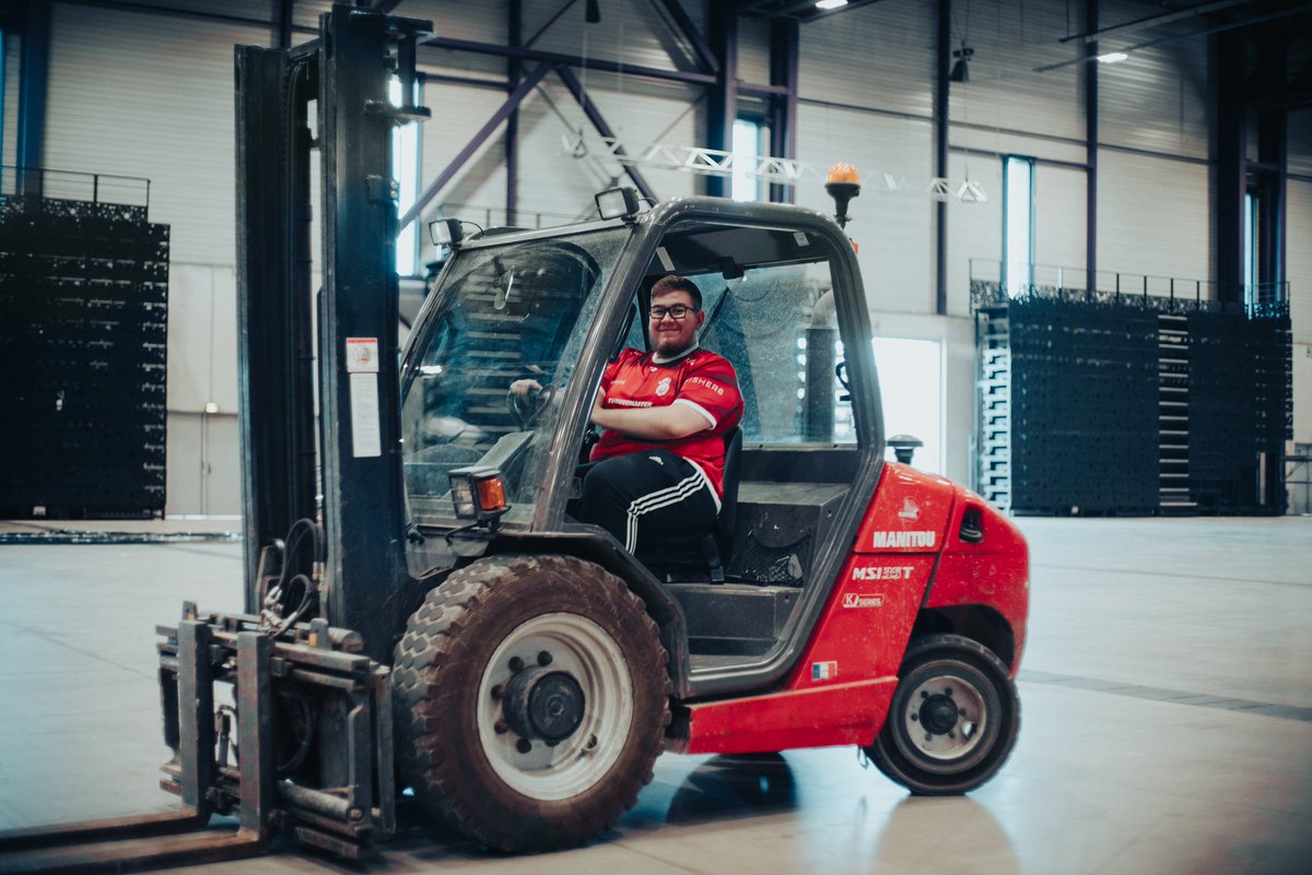 ITBesports's tweet image. its fine, if not ascension then you can make the pallets ascend 👷‍♂️