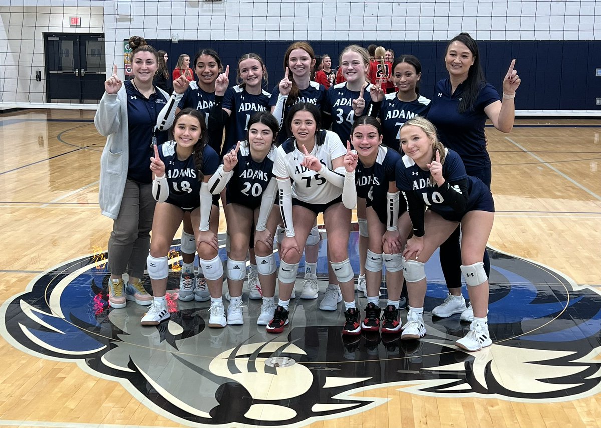 EatonEagleVB's tweet image. It was a great day to watch some volleyball! Congratulations to Adams 8th grade volleyball team winning the district championship! Two years in a row! Future is bright for Eagles volleyball! 🦅🏐😎
@AdamsLadyLions @NISDAthletics @EatonHighSchool
