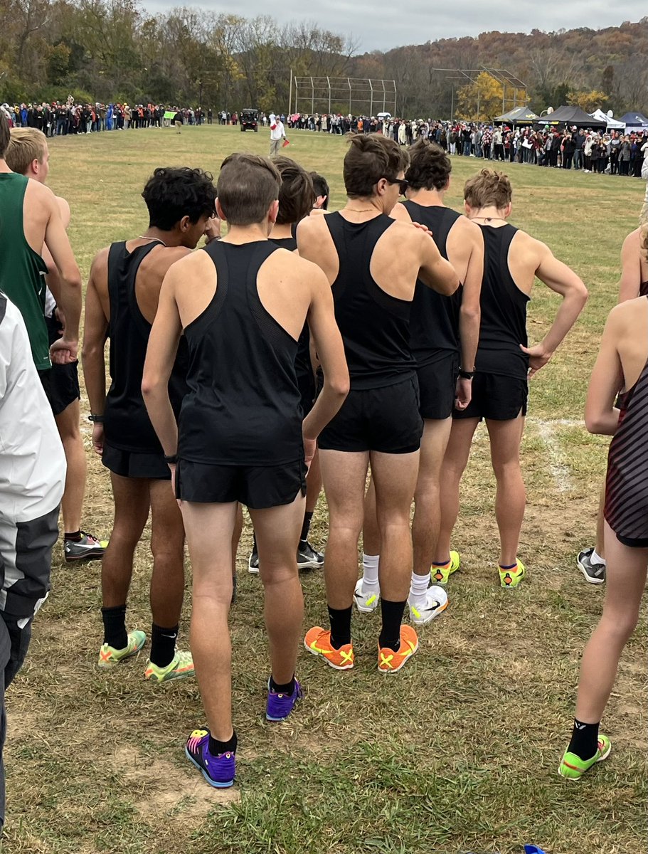 SHSxcSquad's tweet photo. Cross country district results. Boys: 3 state qualifiers. Seniors James House and TJ Evans will compete in their second state meet. It will be sophomore Tyler Nissen’s first trip to the state meet! Congratulations to the qualifiers! https://t.co/ooB6l7tNqQ