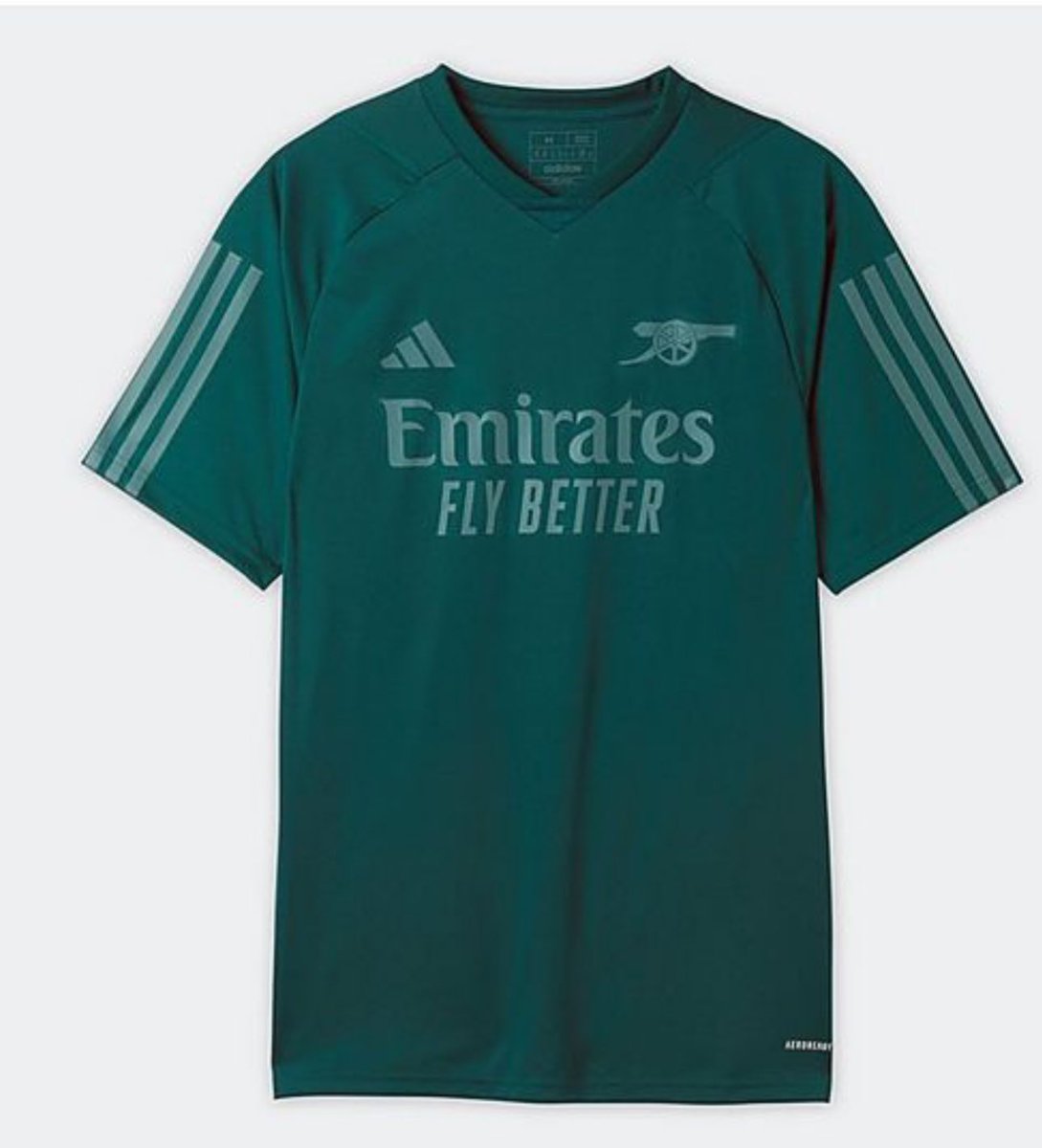 Cracking <a href="/Arsenal/">Arsenal</a> win today! 
🚨🚨 To celebrate this, im giving away 2 x Arsenal European training tops. To be in a chance to win, LIKE, RETWEET AND FOLLOW ME! Winners will be announced tomorrow evening! Banger giveaway, just like <a href="/EddieNketiah9/">Eddie Nketiah 📞</a>’s Hattrick! 💪🏽🫶🏽🔴