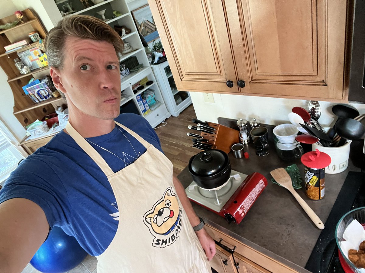 charliemcelvy's tweet photo. Ya boi throwing down 4lbs (1.8kg) chicken karaage w/ homemade Bang Bang sauce, and Japanese short-grain sticky rice cooked in a donabe.

#TheWayOfTheHousehusband #cooking #donabe #土鍋 https://t.co/lb5EuJMFAD