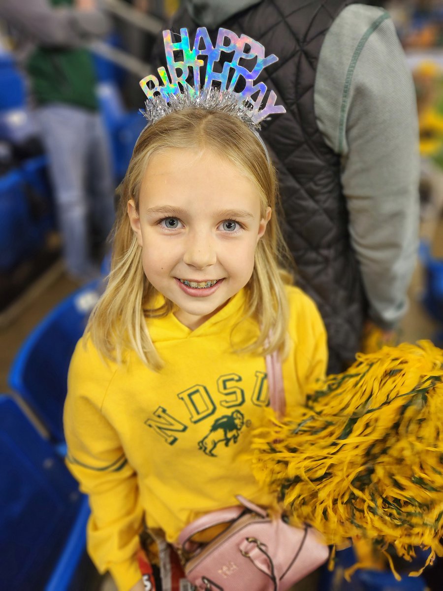 erikhatch's tweet image. #scheelsgameday