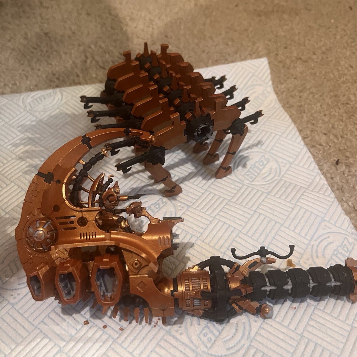 Two colours done. All the intricacy of a Necron model + the size of a tank makes for a very long and complicated painting process.