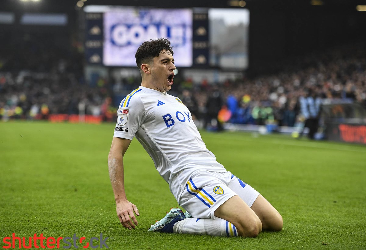 AnnaGowthorpe's tweet photo. #LeedsUnited 4-1 #HuddersfieldTown two goals each for #DanJames and #CrysencioSummerville as Leeds win the #WestYorkshire derby #LUFC #HTAFC #LEEHUD @SkyBetChamp https://t.co/GpscCkA2uU