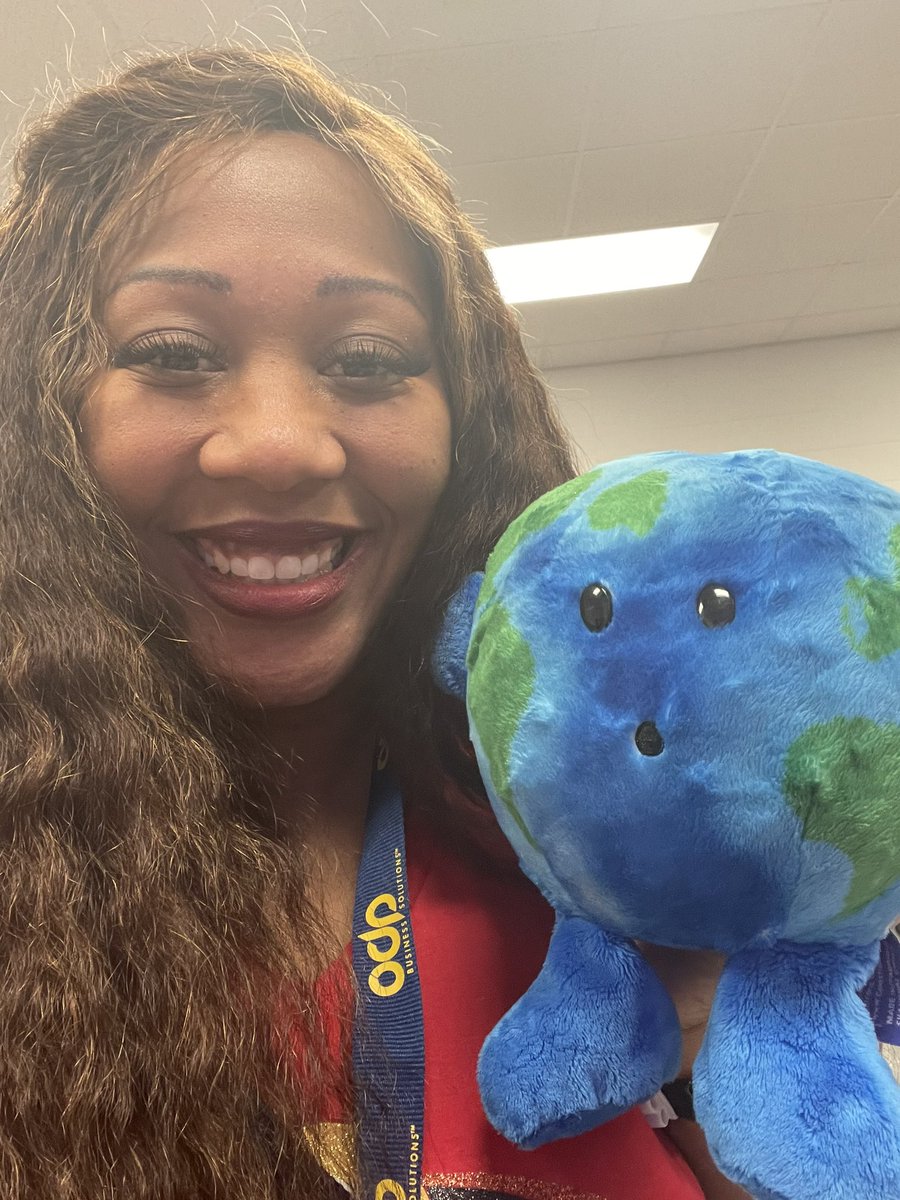 Miles4Education's tweet photo. Just wait #LearningWithMundo is here to stay. Thank you @HeatherTechEdu for sharing your AI big Rocks. #TCCA13th #TCCA2023 https://t.co/K5m73cbxbJ