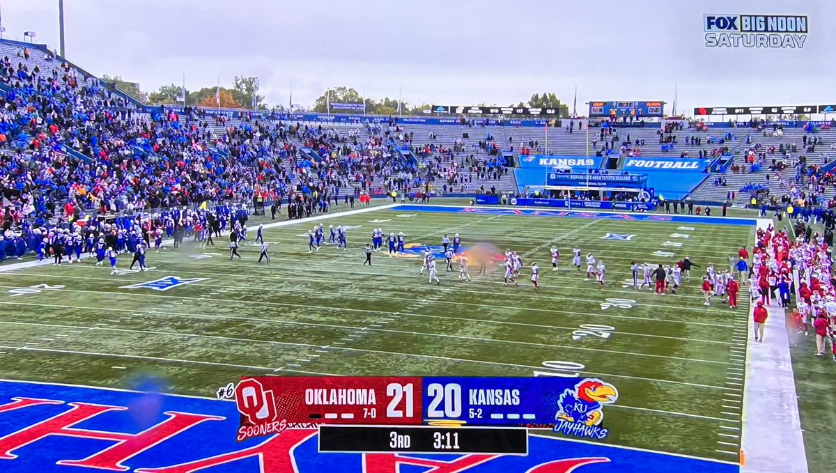 ADeli2's tweet photo. @barstoolsports Football school https://t.co/suXJy77Gns