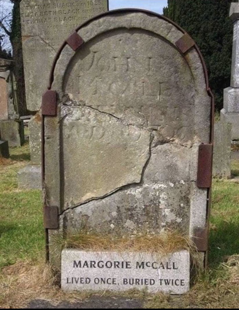 In 1695 body snatchers dug Margorie up to steal her wedding ring and she woke up from a coma. Her husband John died of fright when she turned up at his door! When she died (again) years later she was buried (again) Grave is in Shankill Graveyard, Lurgan, N Ireland 🎃 #TrueStory